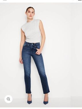 Good American Always Fits Classic Slim Straight Jeans in size 6-12